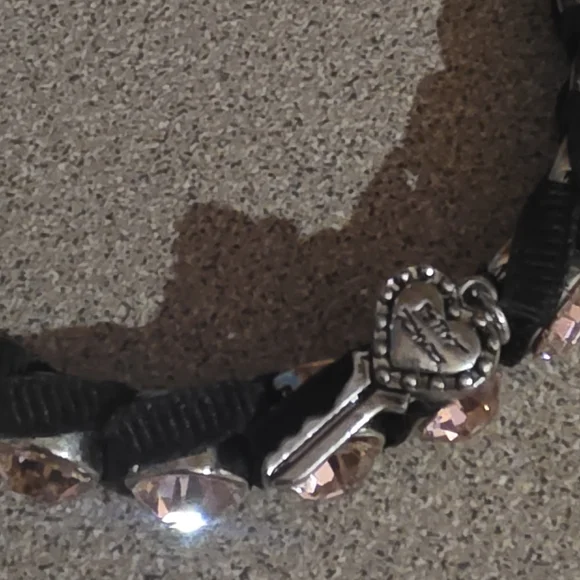 Betsey Johnson Pink Crystal Hinged Bangle Bracelet - Picture 6 of 6